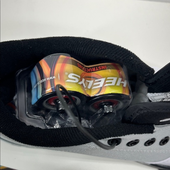 NWT Heelys Pro 20 Drips Wheeled Heel Sneakers Black/White Size Youth 5 - Picture 8 of 8